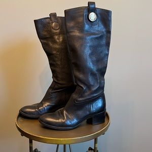 Leather Gucci Cowboy-Style Boots. US Size 8.